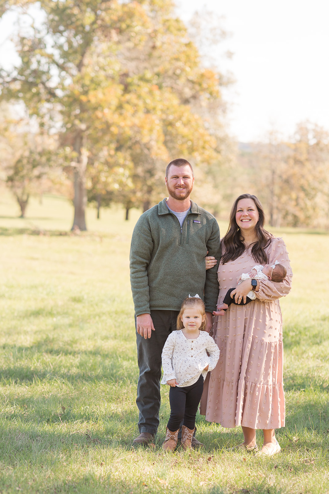 Outdoor, natural light newborn and family photo session