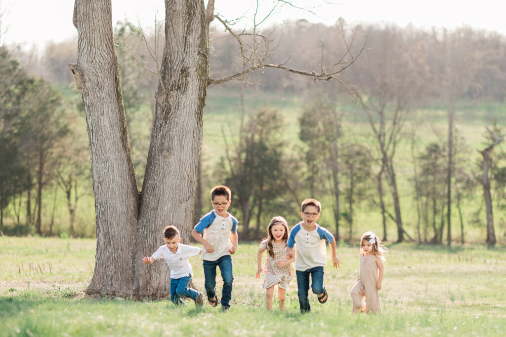 Grandkids playing “red light, green light” during candid moment